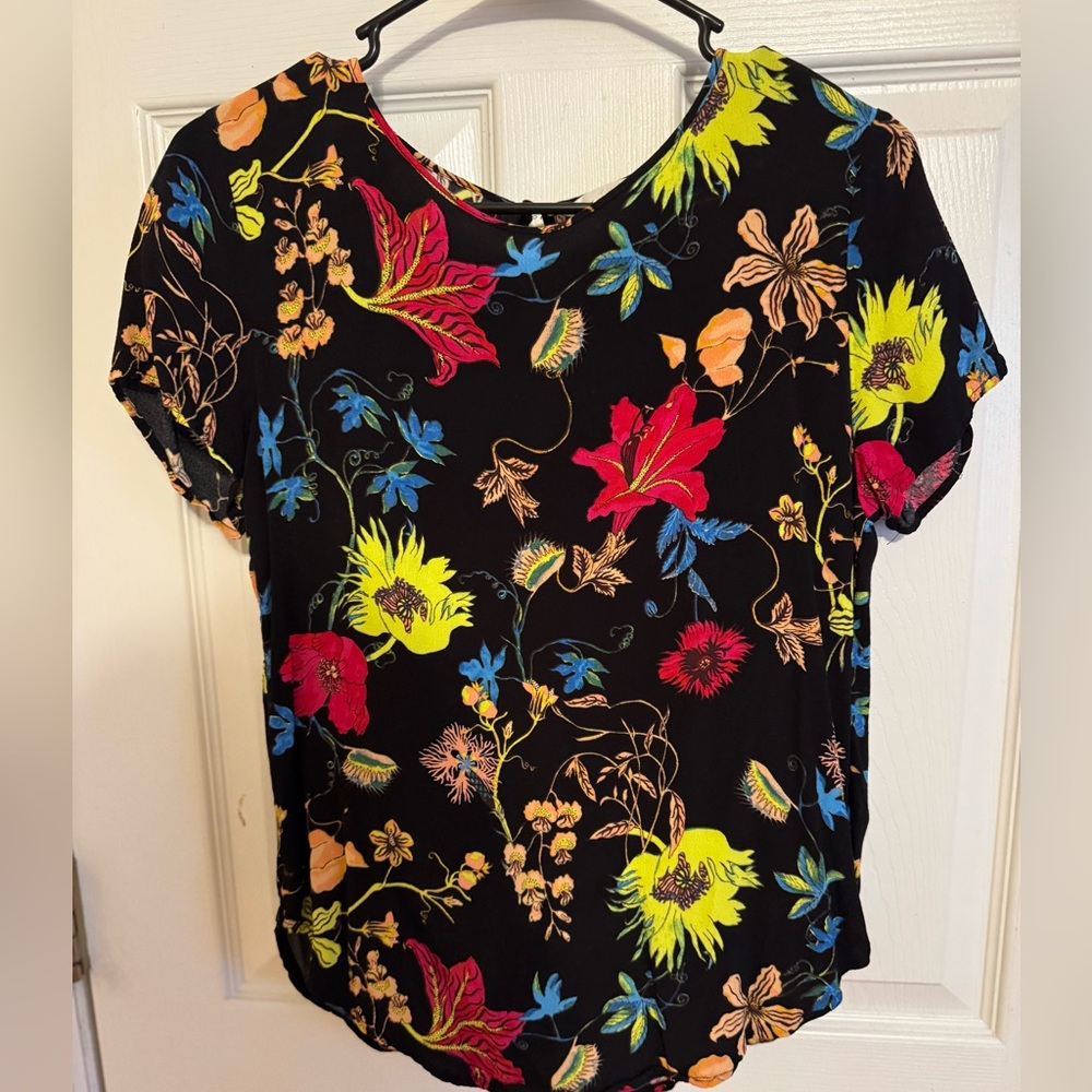 Size 6 floral short sleeve floral print blouse